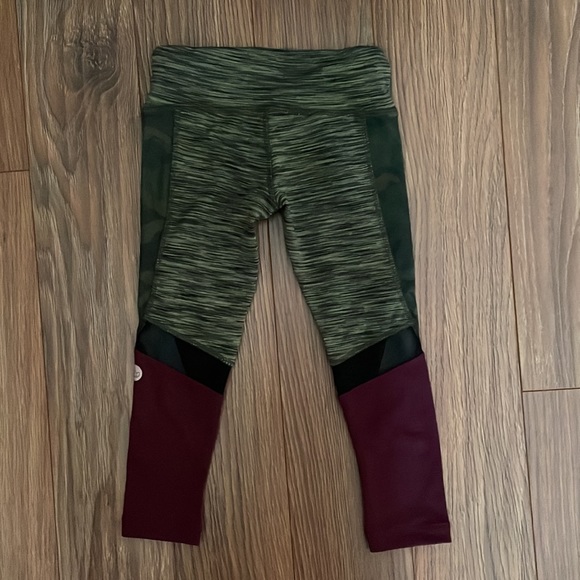 Jill Yoga Outfit - Picture 7 of 9